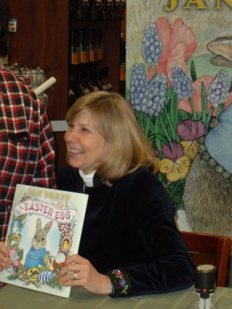 Jan Brett at her book signing